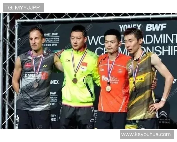 重庆足球队与深圳足球队赛后复盘分析比赛节奏与战术对比